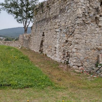 Emplacement cote cour