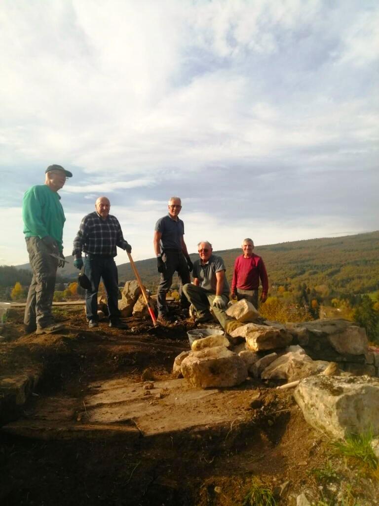 Près des latrines sur la tour OUEST