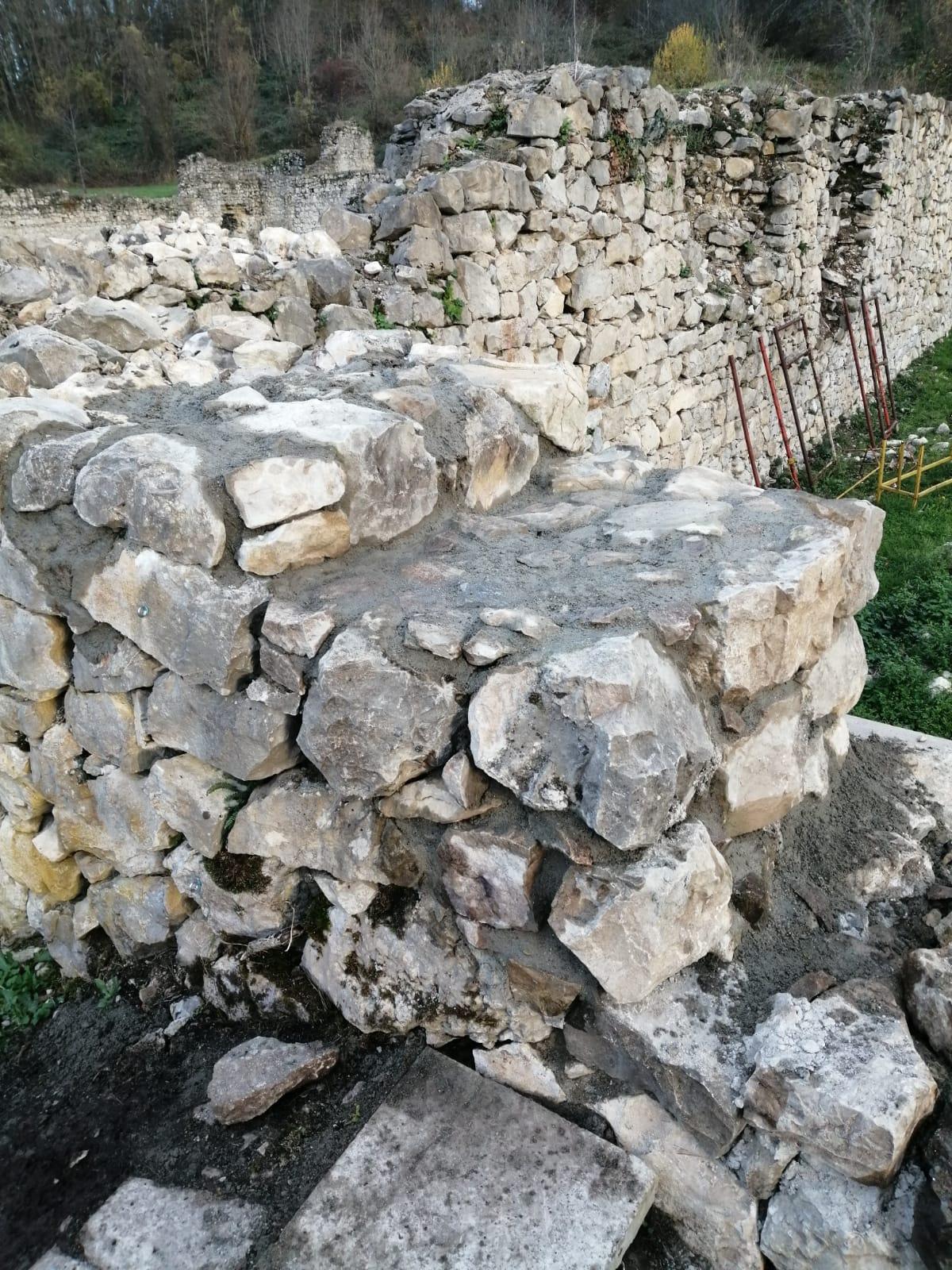 Vue rapprochée dessus mur Tour ouest